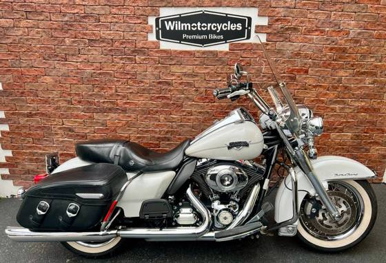HARLEY-DAVIDSON ROAD KING CLASSIC HARLEY-DAVIDSON ROAD KING CLASSIC